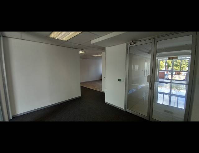 217M² OFFICE TO LET IN BRYANSTON